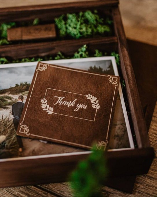 YOUR WOODEN BOX OF PHOTOGRAPHS WITH A USB KEY