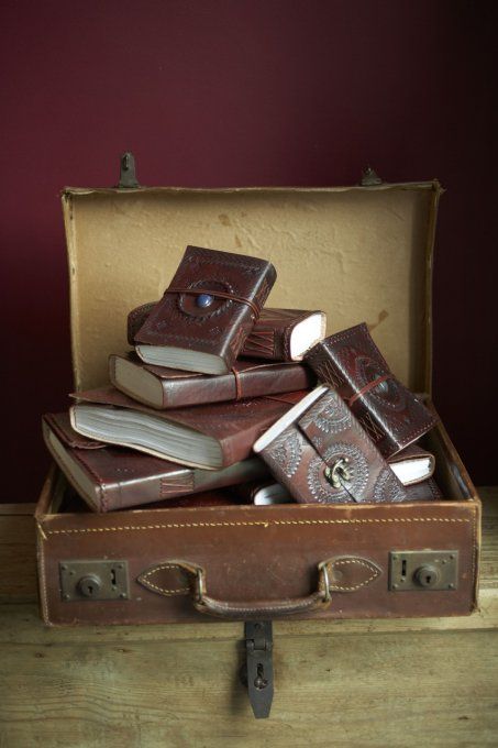 YOUR HANDMADE LEATHER PHOTO ALBUM